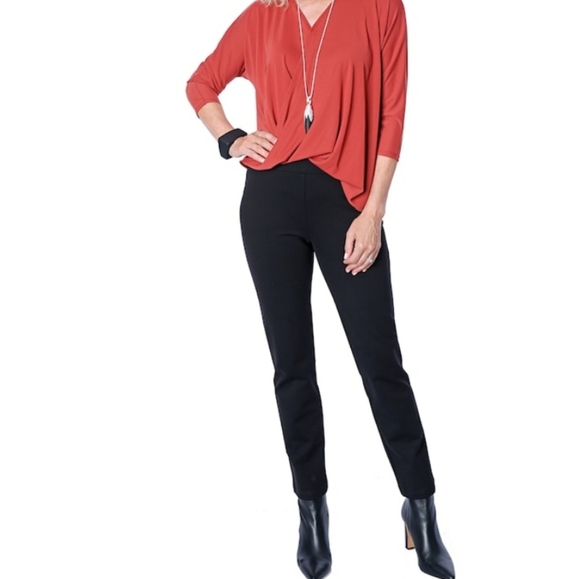 New Designer Top - Picture 2 of 4